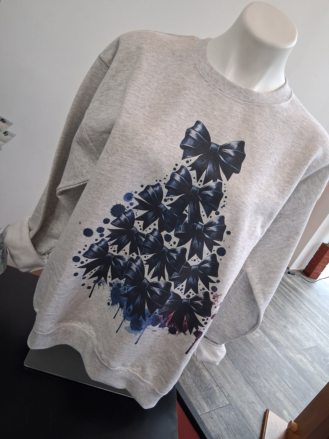 Christmas Bows Crewneck ☆Medium