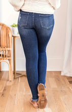 Load image into Gallery viewer, Curvy Janice Jeans (14,16,18)
