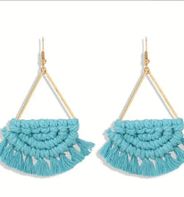 Load image into Gallery viewer, Triangle Macrame Earrings blue/green
