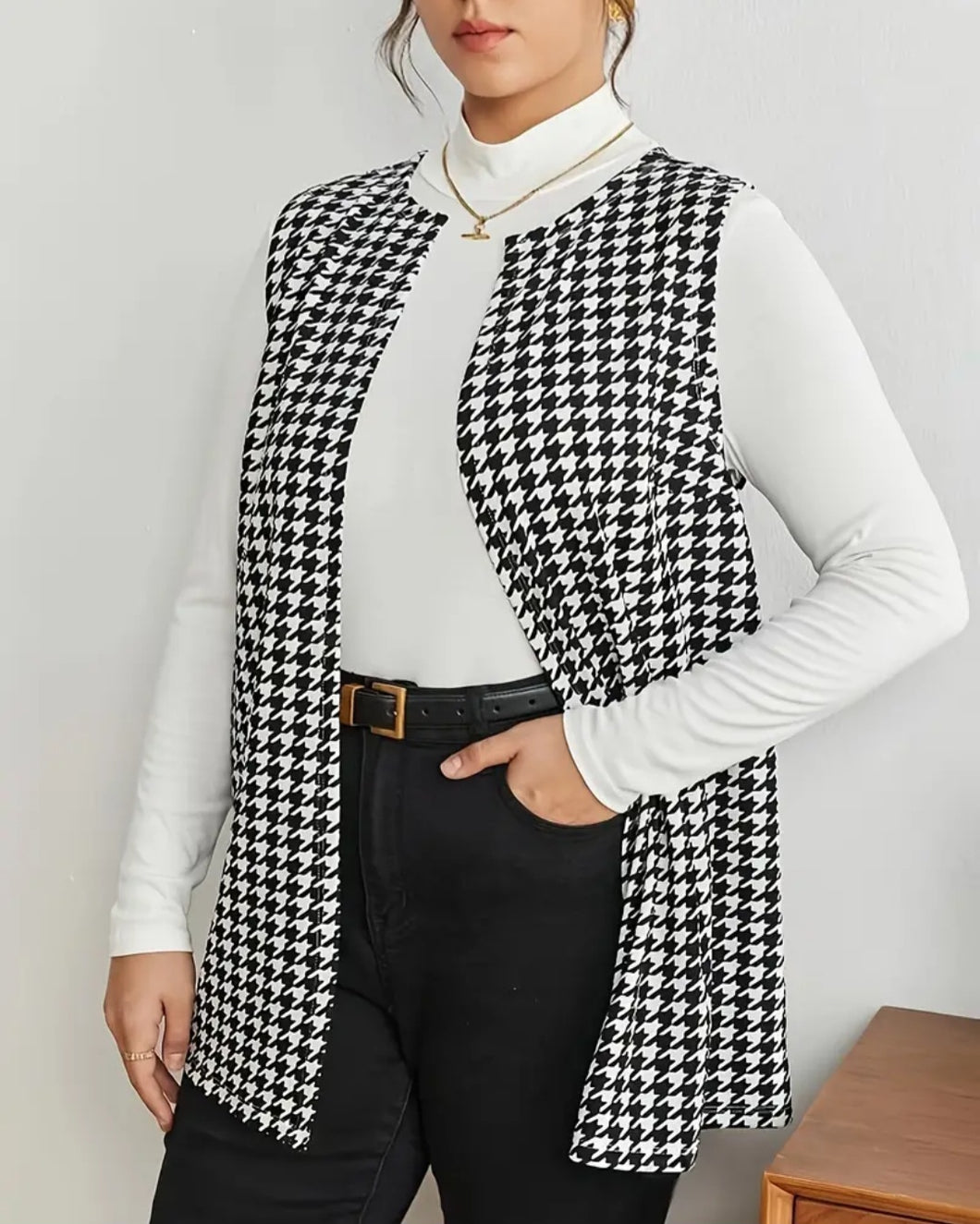 Curvy Houndstooth Vest