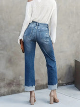 Load image into Gallery viewer, Reagan Straight Jeans ☆size 6/8
